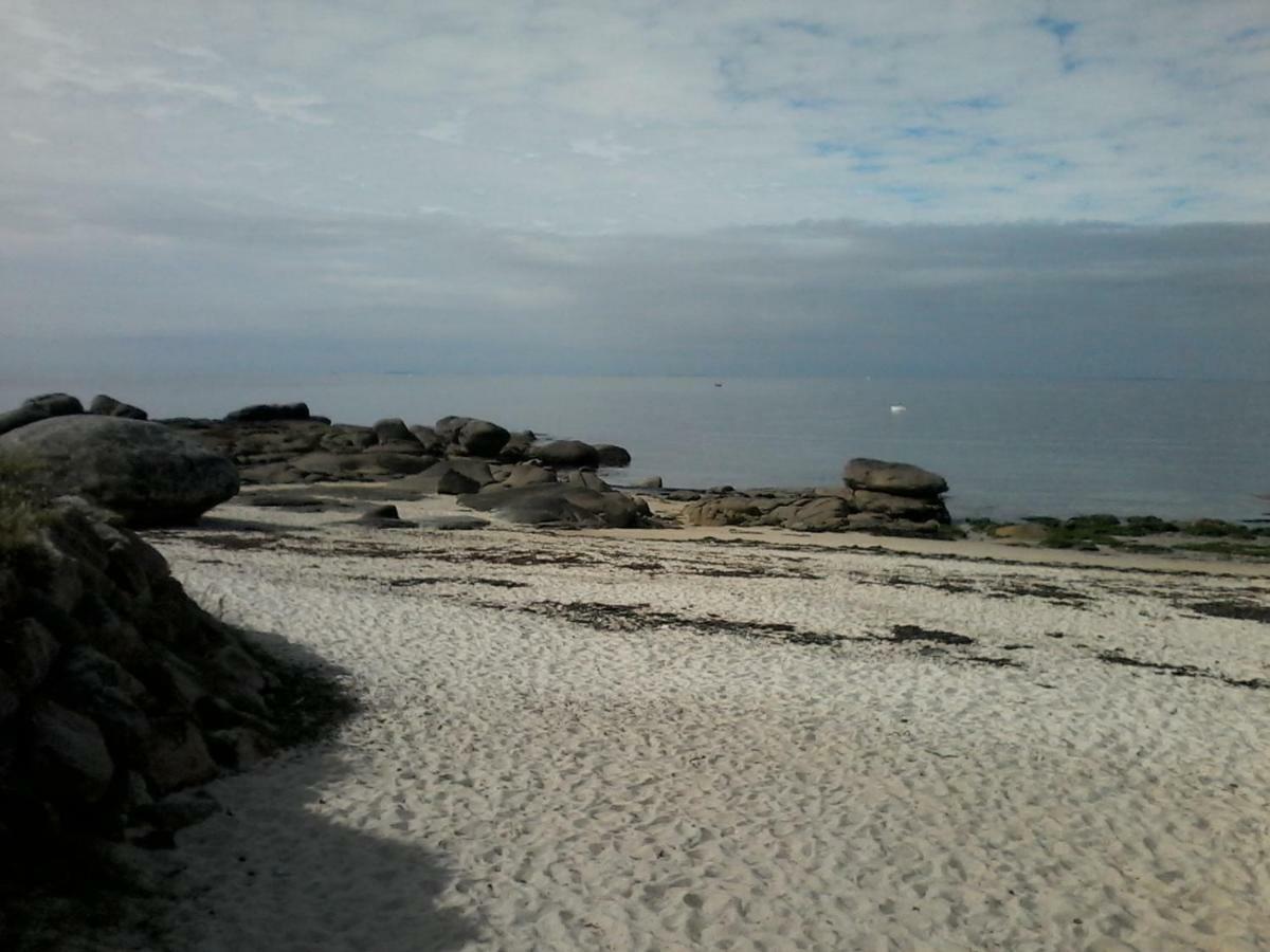 les roches du Cabellou 150M de la mer Concarneau Extérieur photo