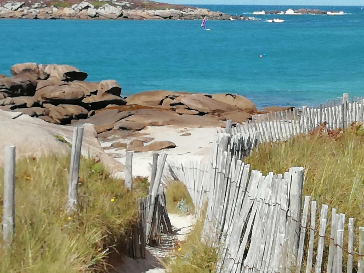 les roches du Cabellou 150M de la mer Concarneau Extérieur photo